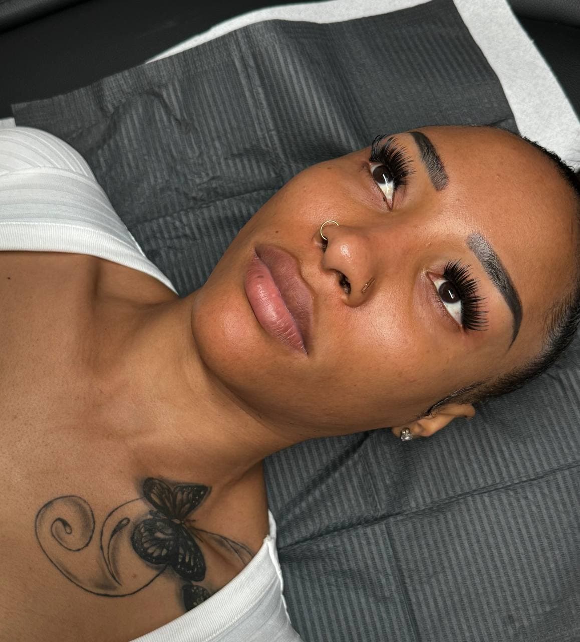 Vor der Mikropigmentierung, Majida Glam